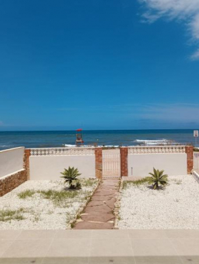 Vistas y terraza panorámica frente al mar en Denia, Las Rotas